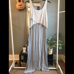 Chelsea & Theodore - Sleeveless Maxi dress